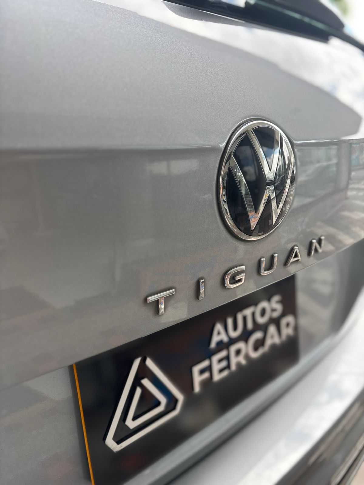 VOLKSWAGEN TIGUAN ELEGANCE