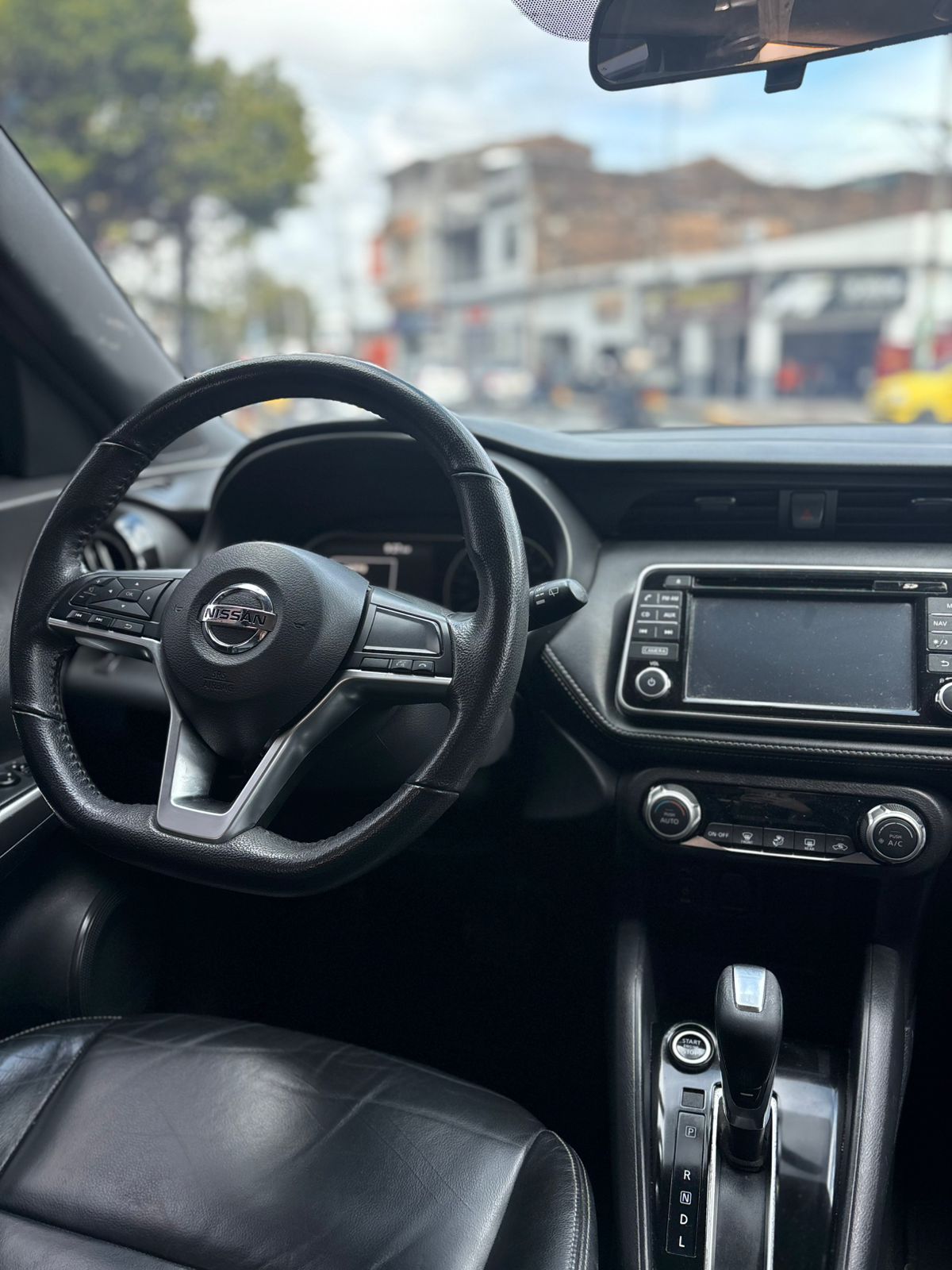 NISSAN KICKS EXCLUSIVE