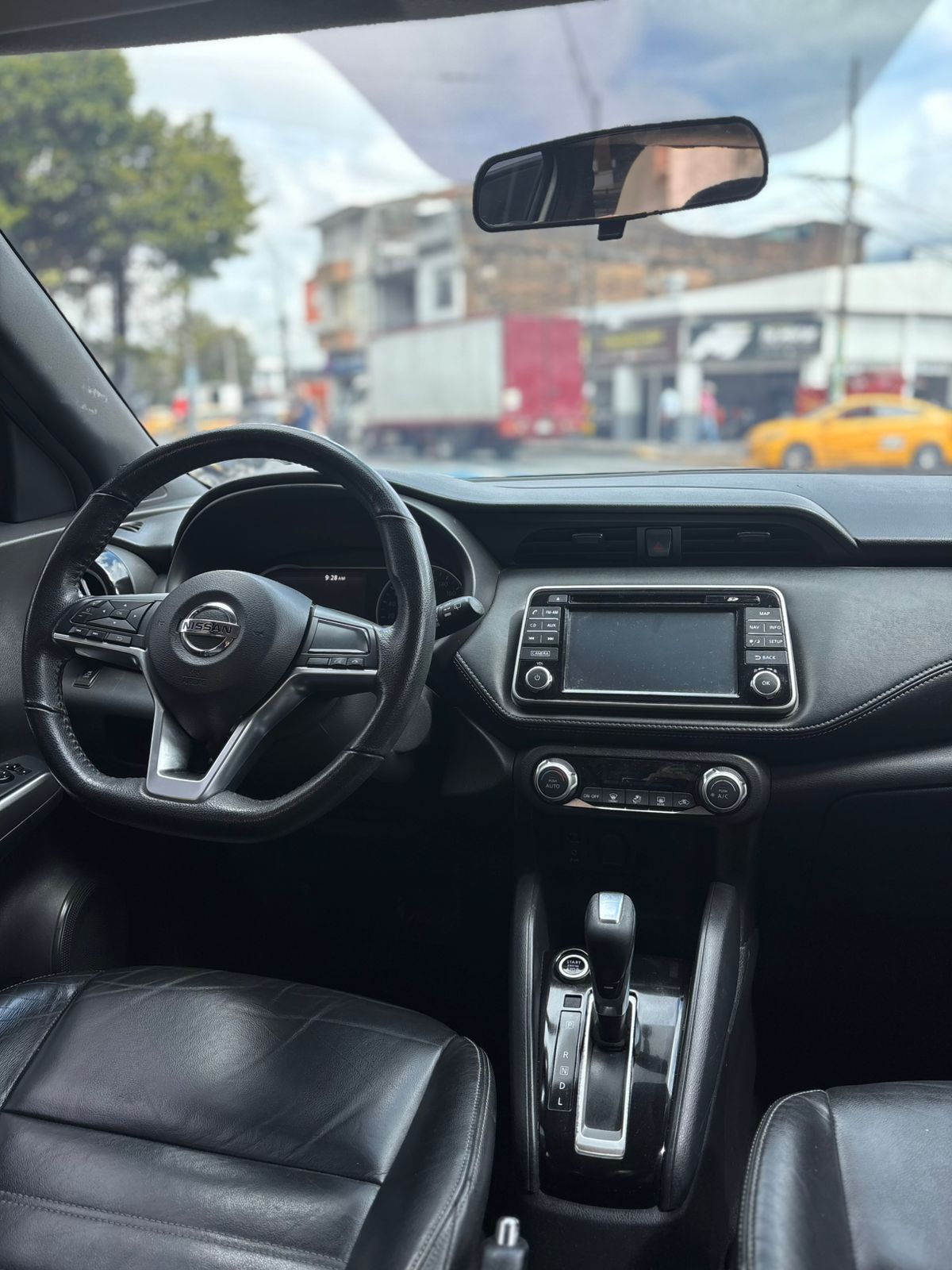 NISSAN KICKS EXCLUSIVE