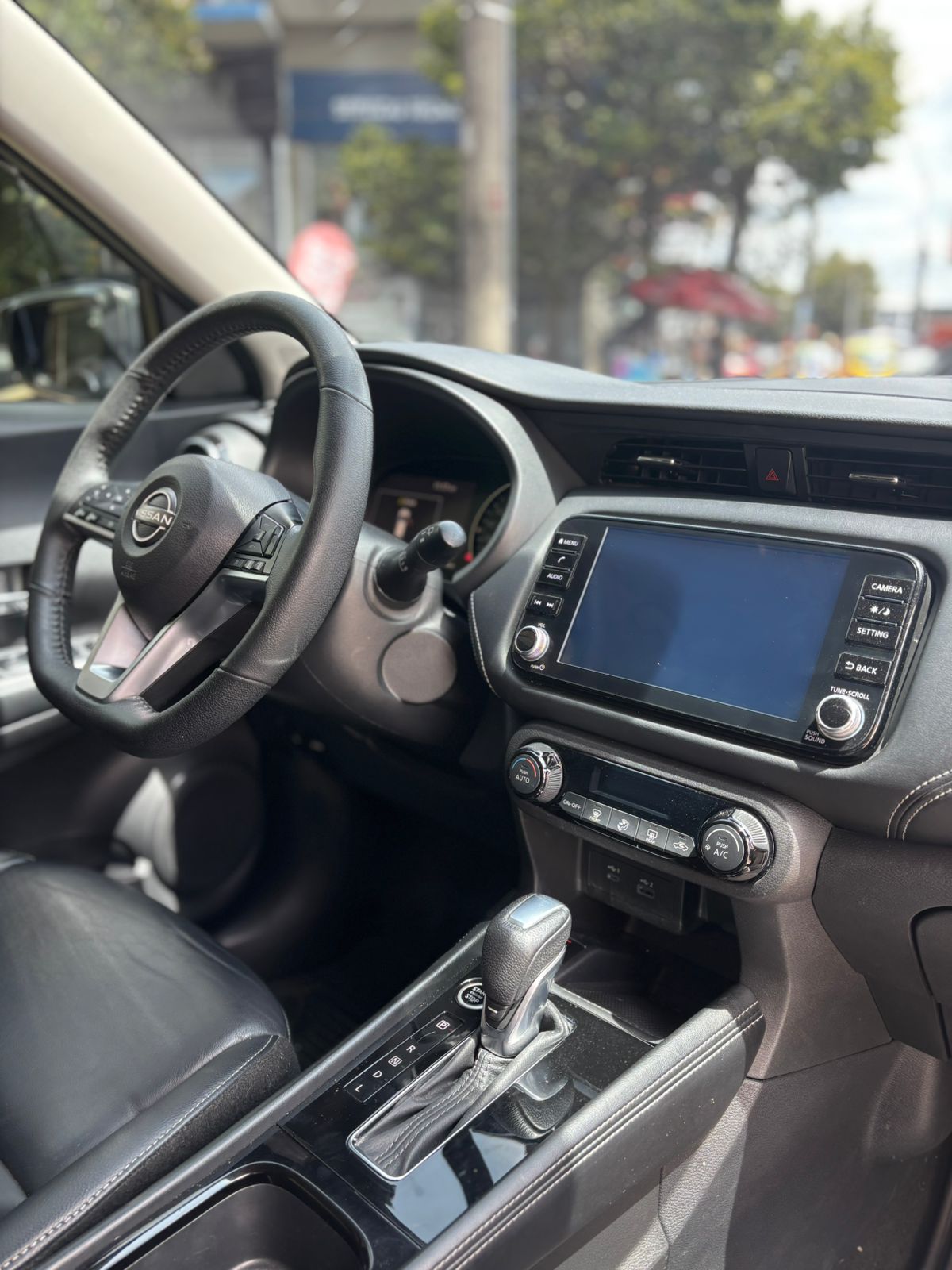 NISSAN KICKS EXCLUSIVE