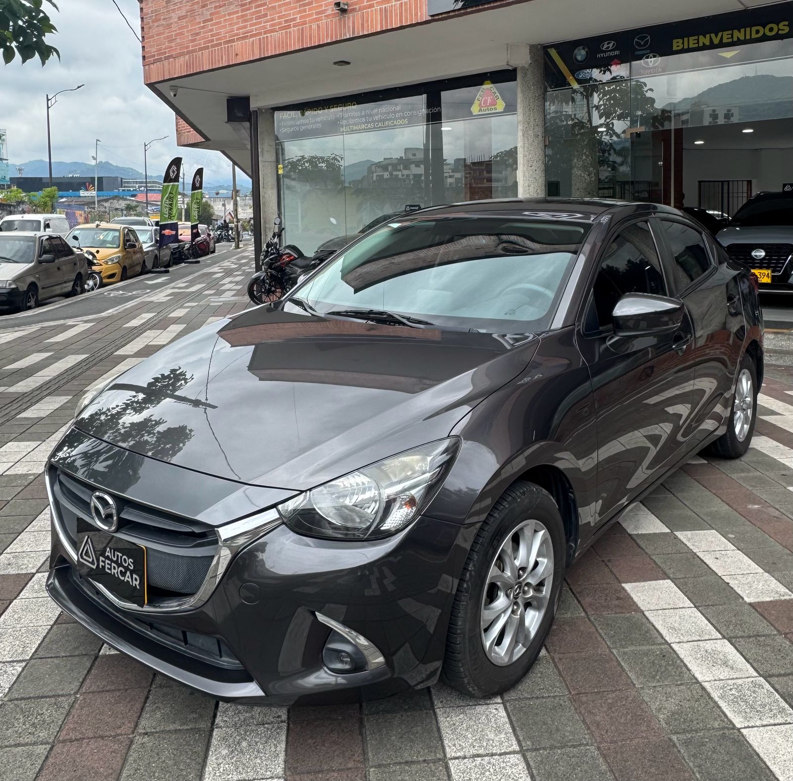 MAZDA 2 TOURING SEDAN