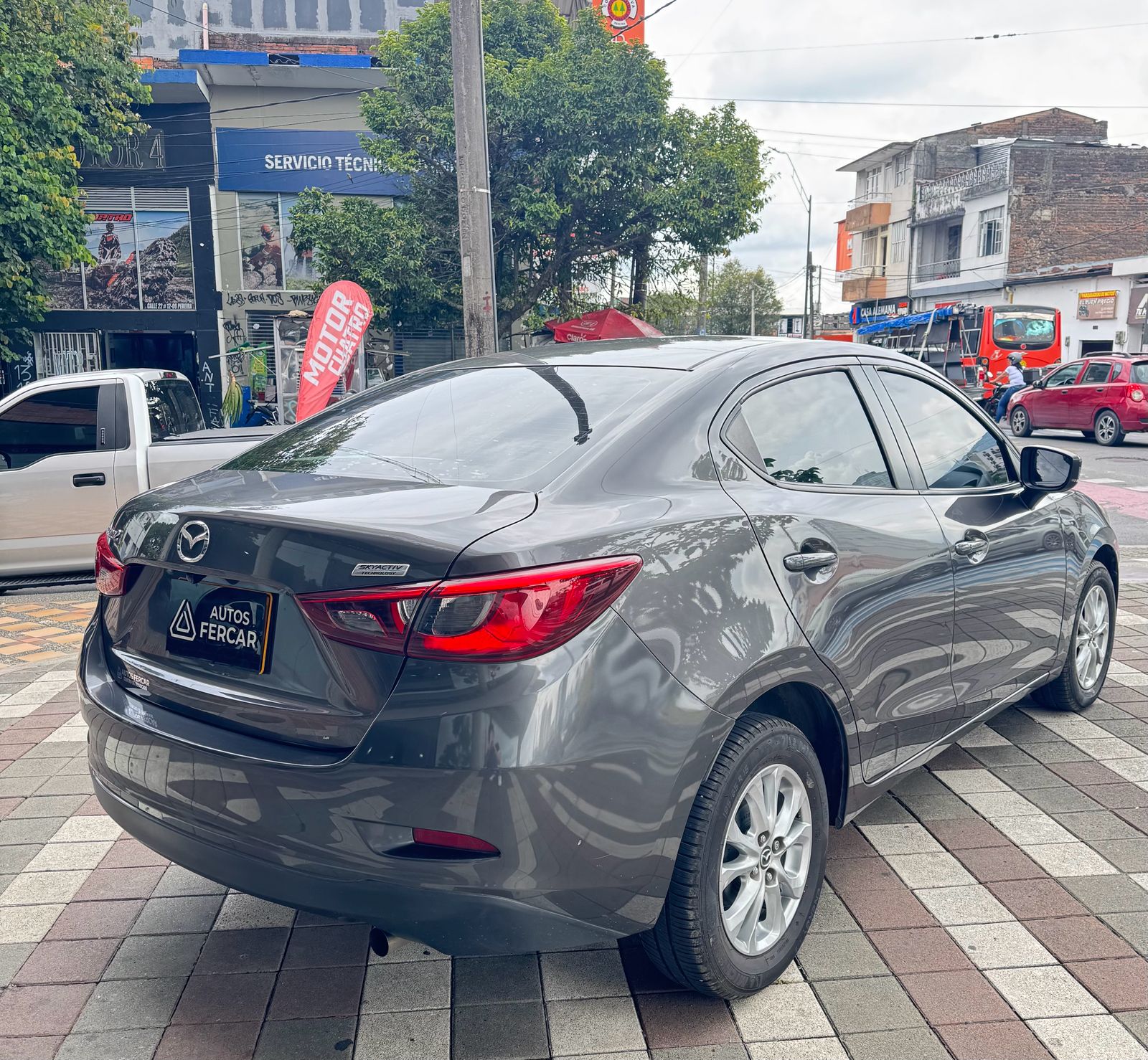 MAZDA 2 TOURING SEDAN