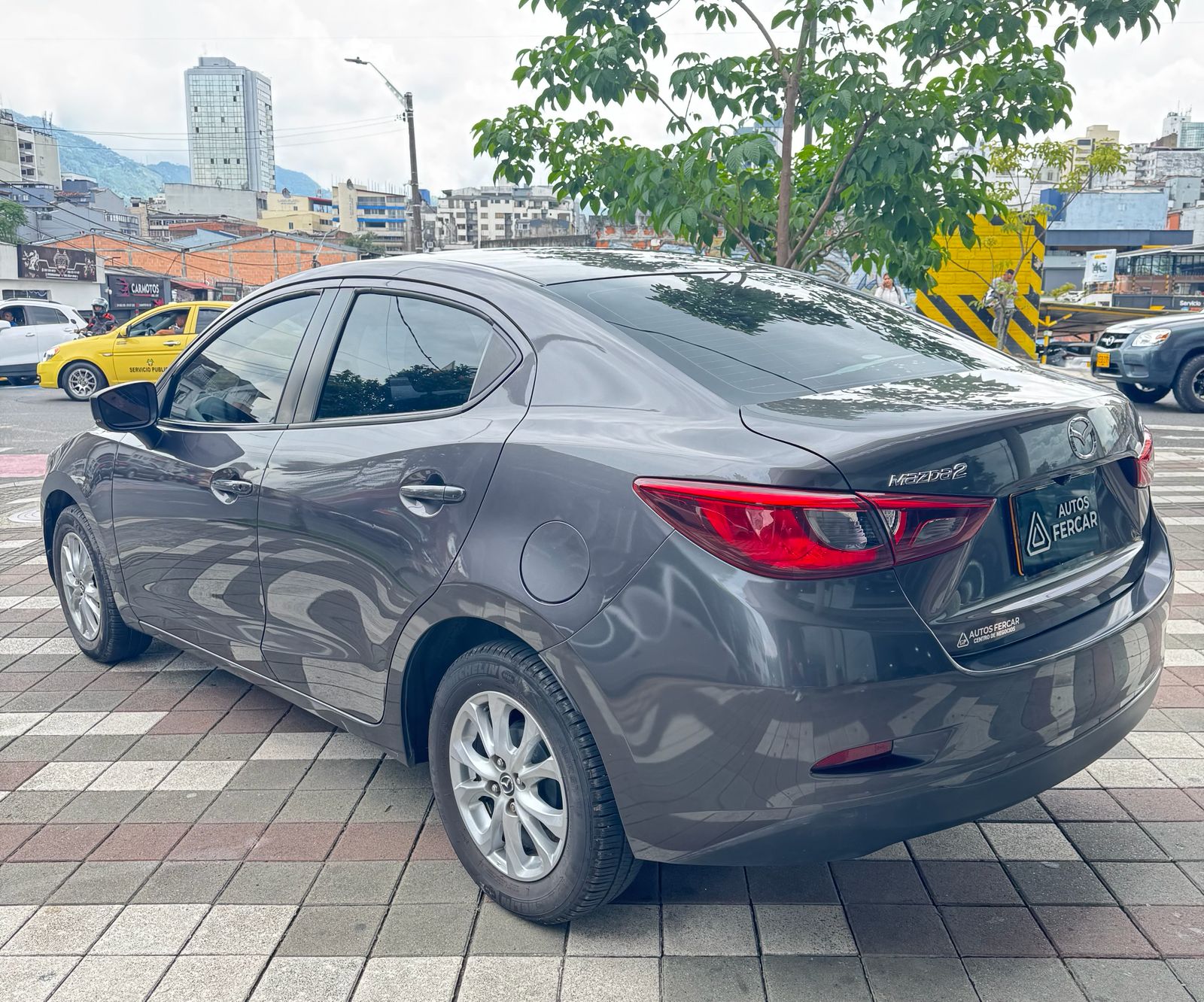 MAZDA 2 TOURING SEDAN