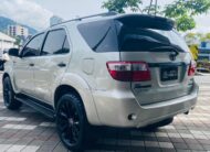 TOYOTA FORTUNER SRV 4X4