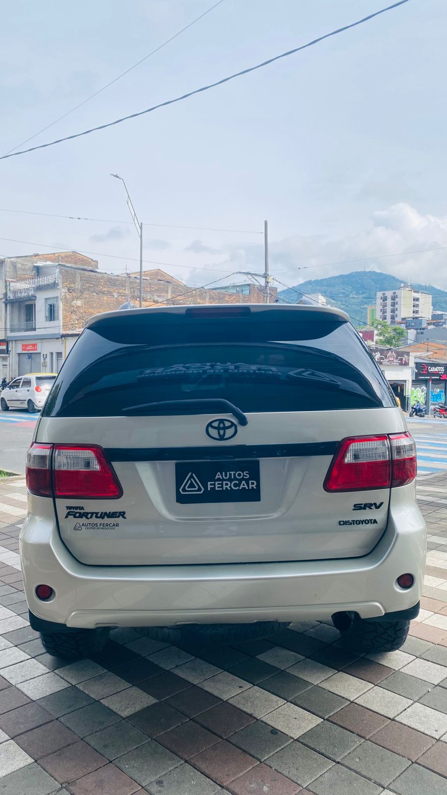TOYOTA FORTUNER SRV 4X4
