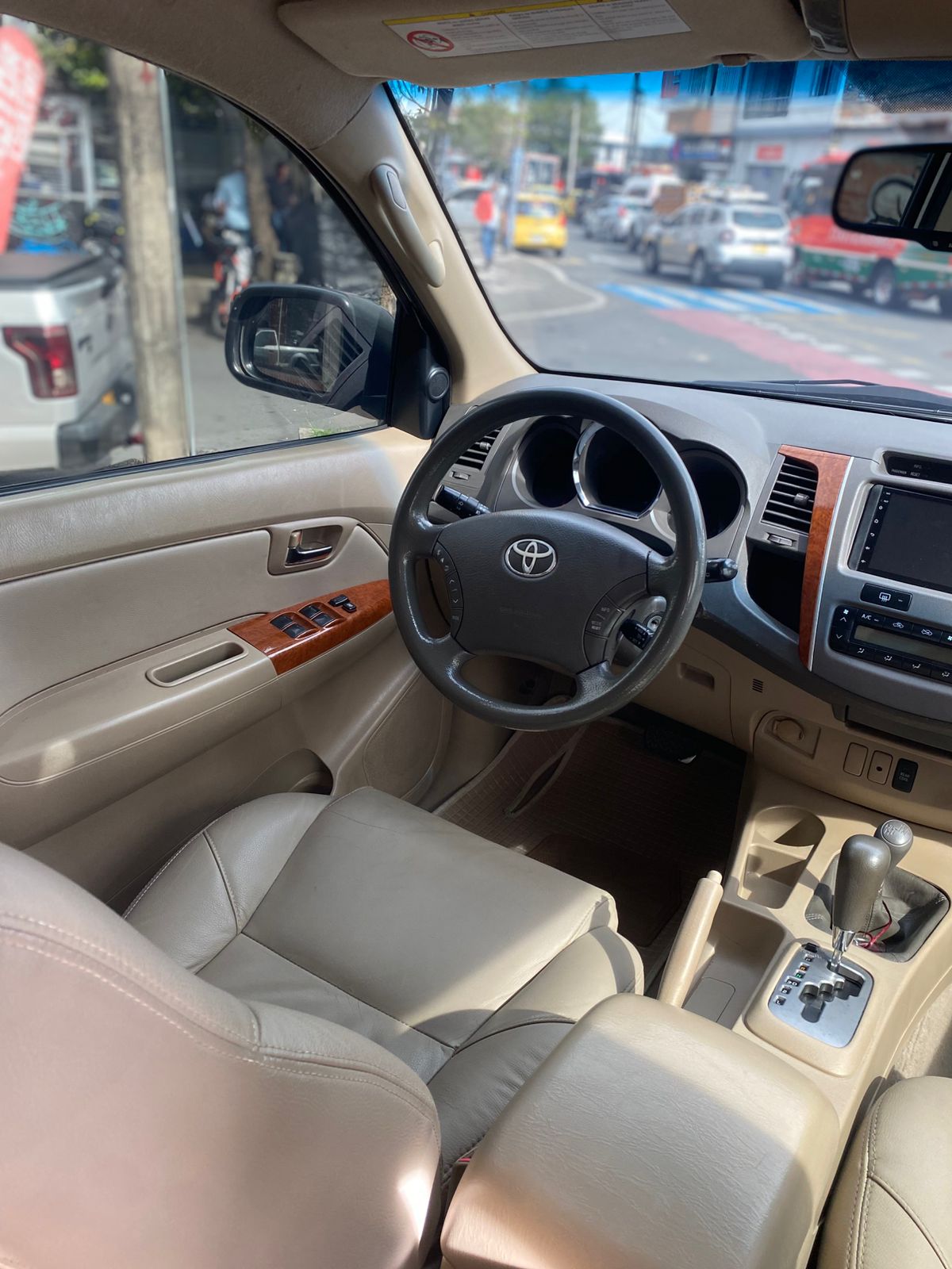 TOYOTA FORTUNER SRV 4X4