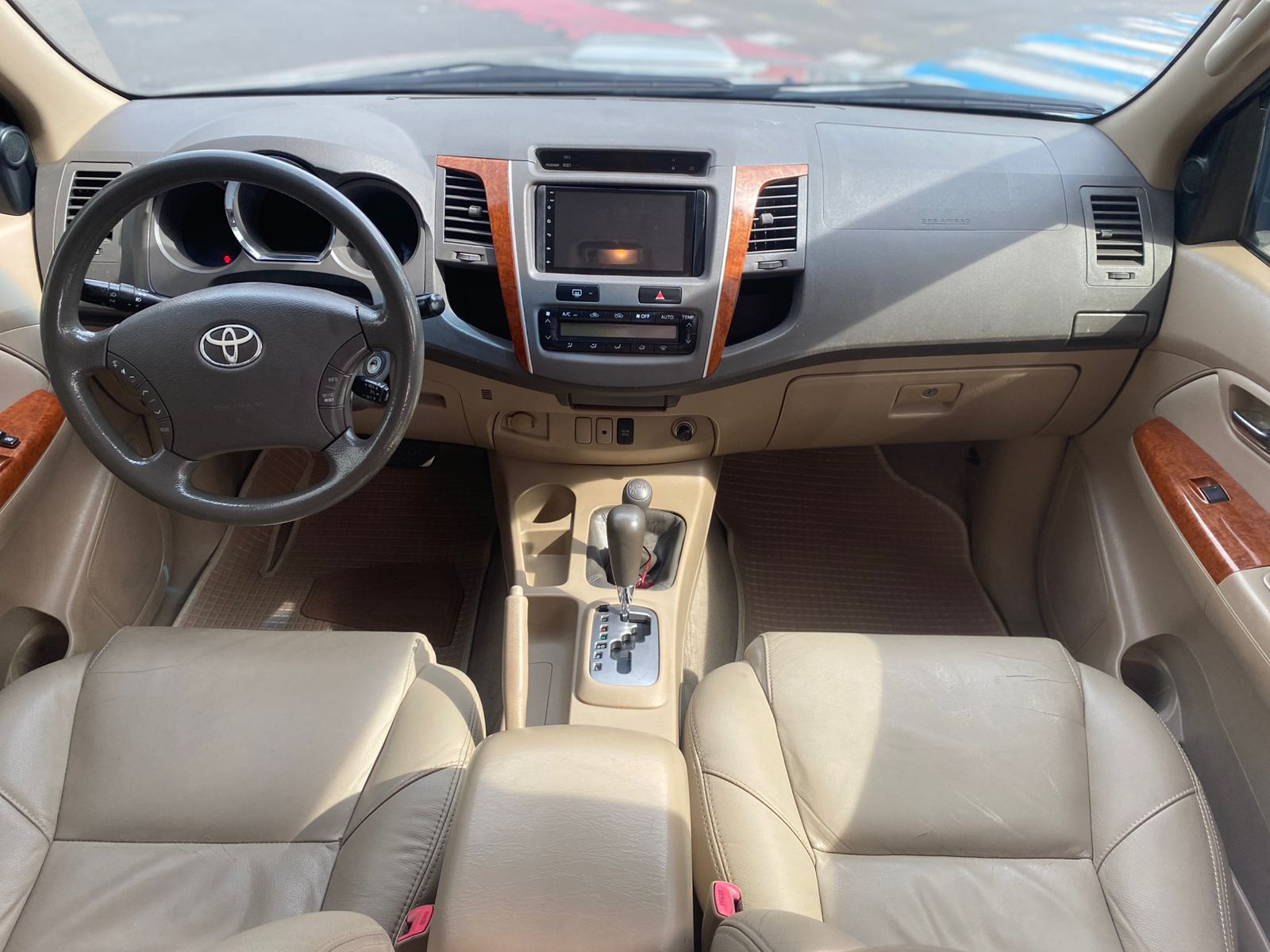 TOYOTA FORTUNER SRV 4X4