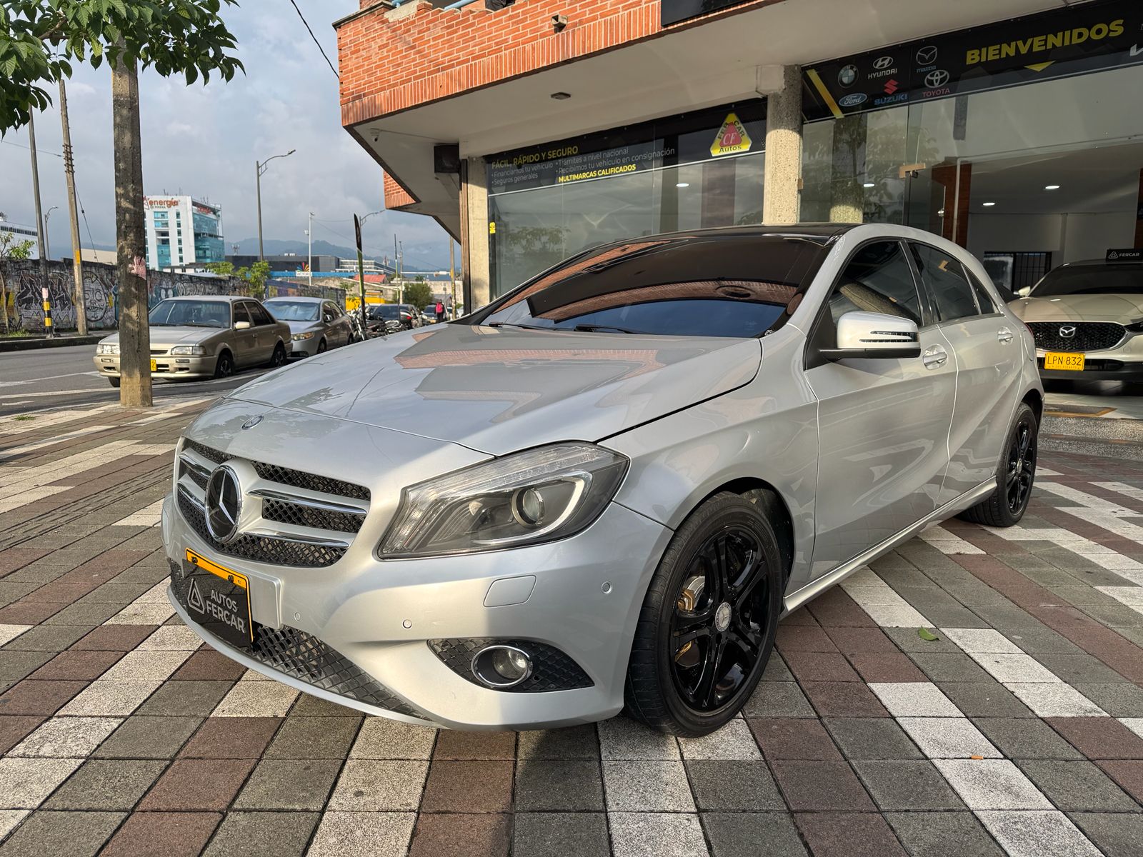 MERCEDES BENZ A200