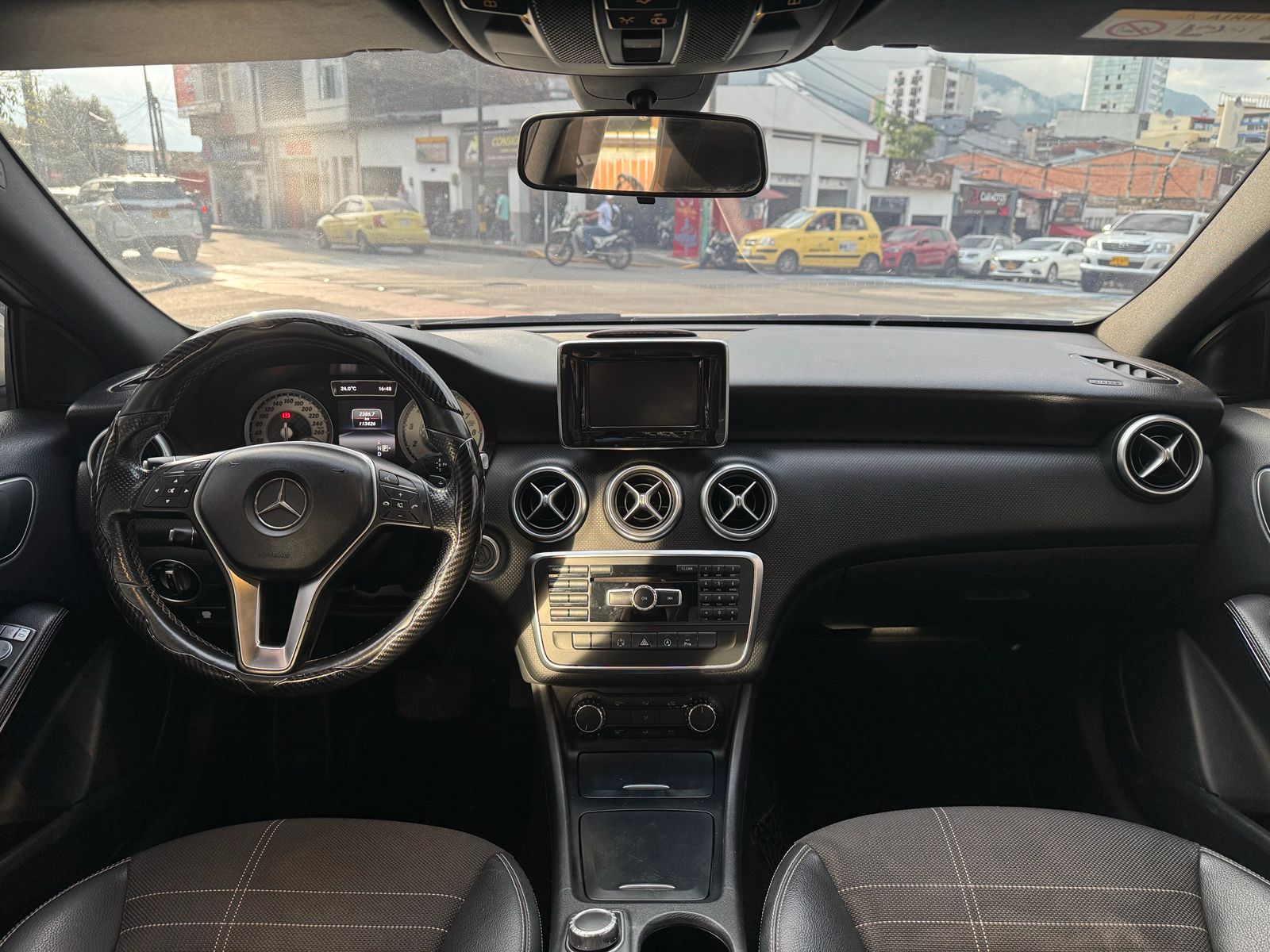 MERCEDES BENZ A200