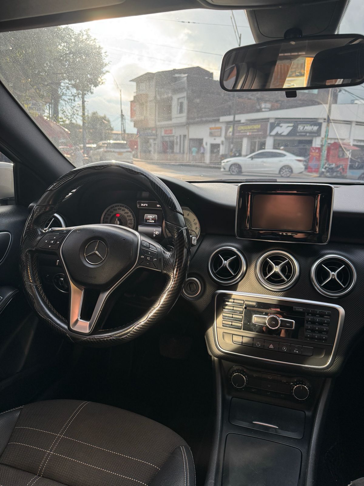 MERCEDES BENZ A200