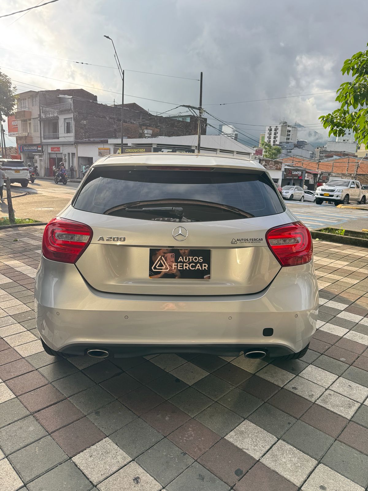 MERCEDES BENZ A200