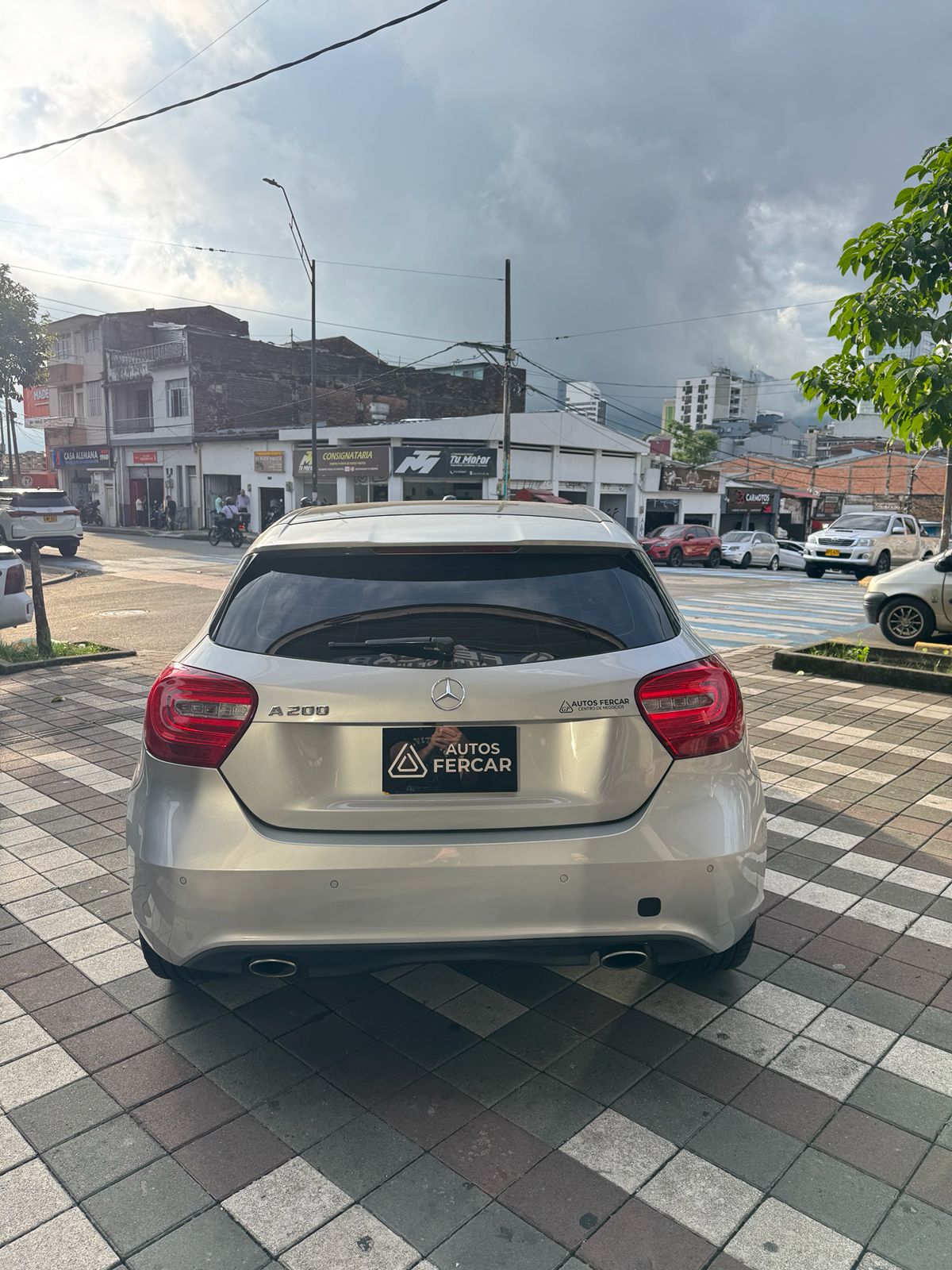 MERCEDES BENZ A200