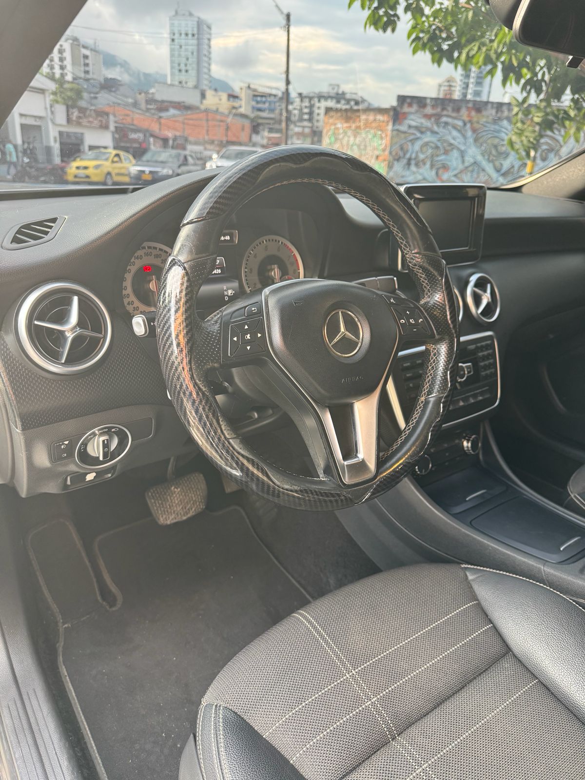 MERCEDES BENZ A200