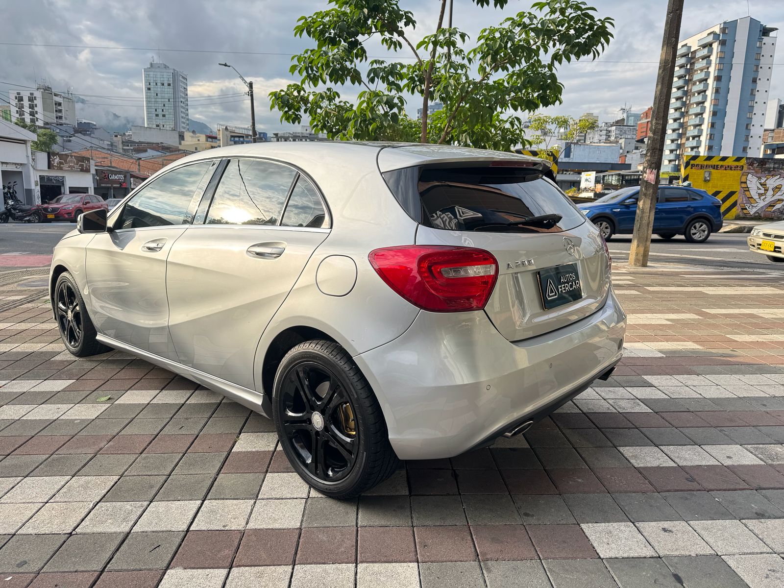 MERCEDES BENZ A200