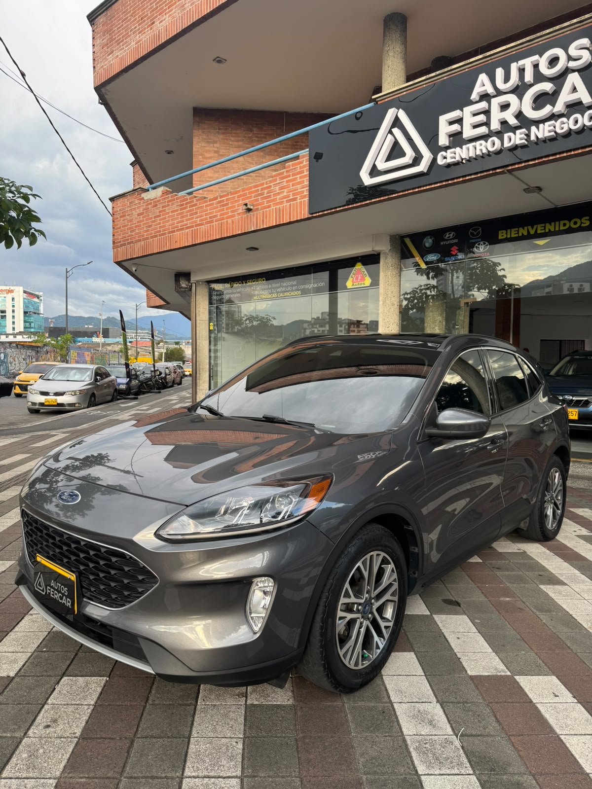FORD ESCAPE  SE HÍBRIDA