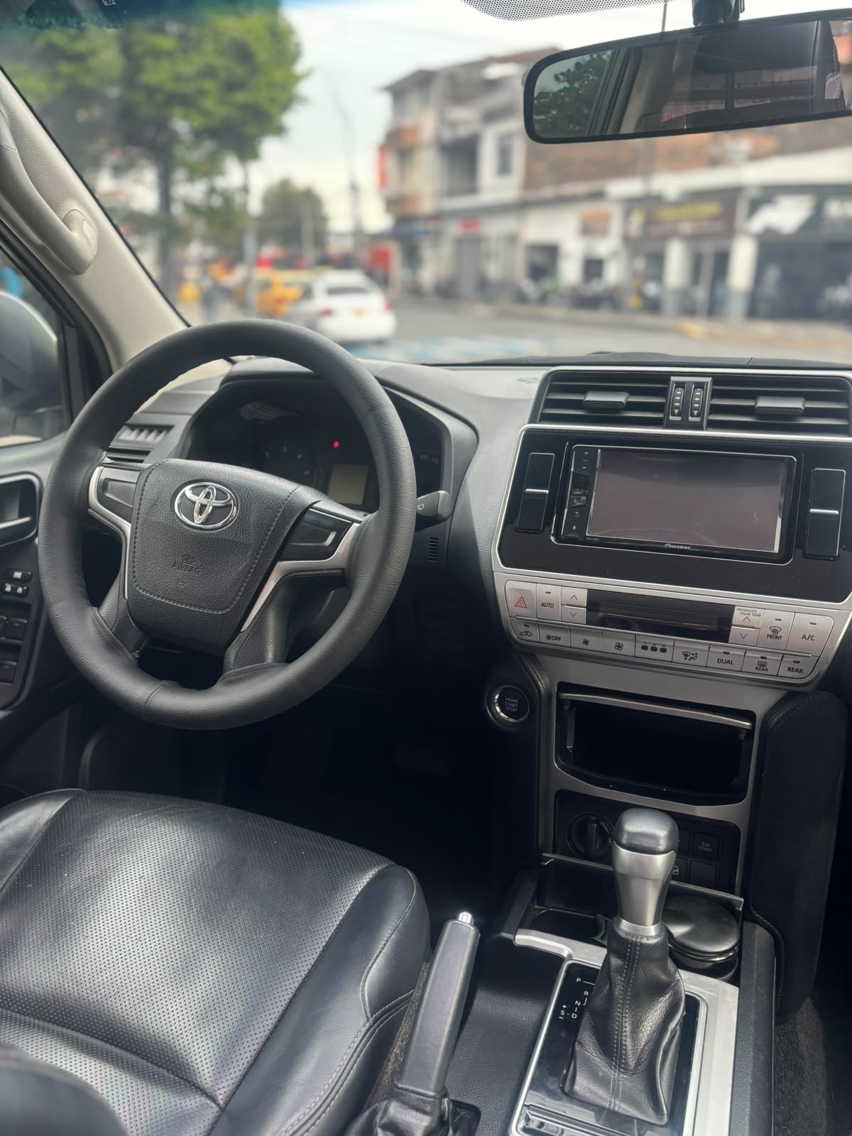 Toyota Land Cruiser Prado TXL 4X4