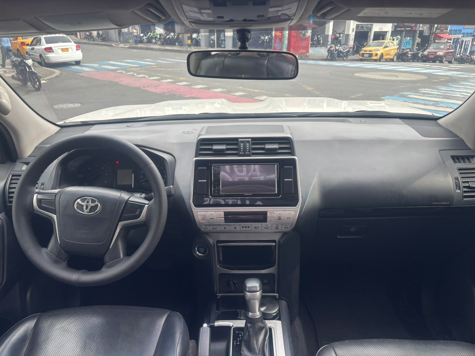 Toyota Land Cruiser Prado TXL 4X4