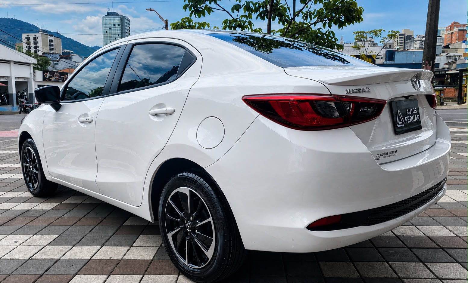 MAZDA 2 SEDAN GRAND TOURING LX