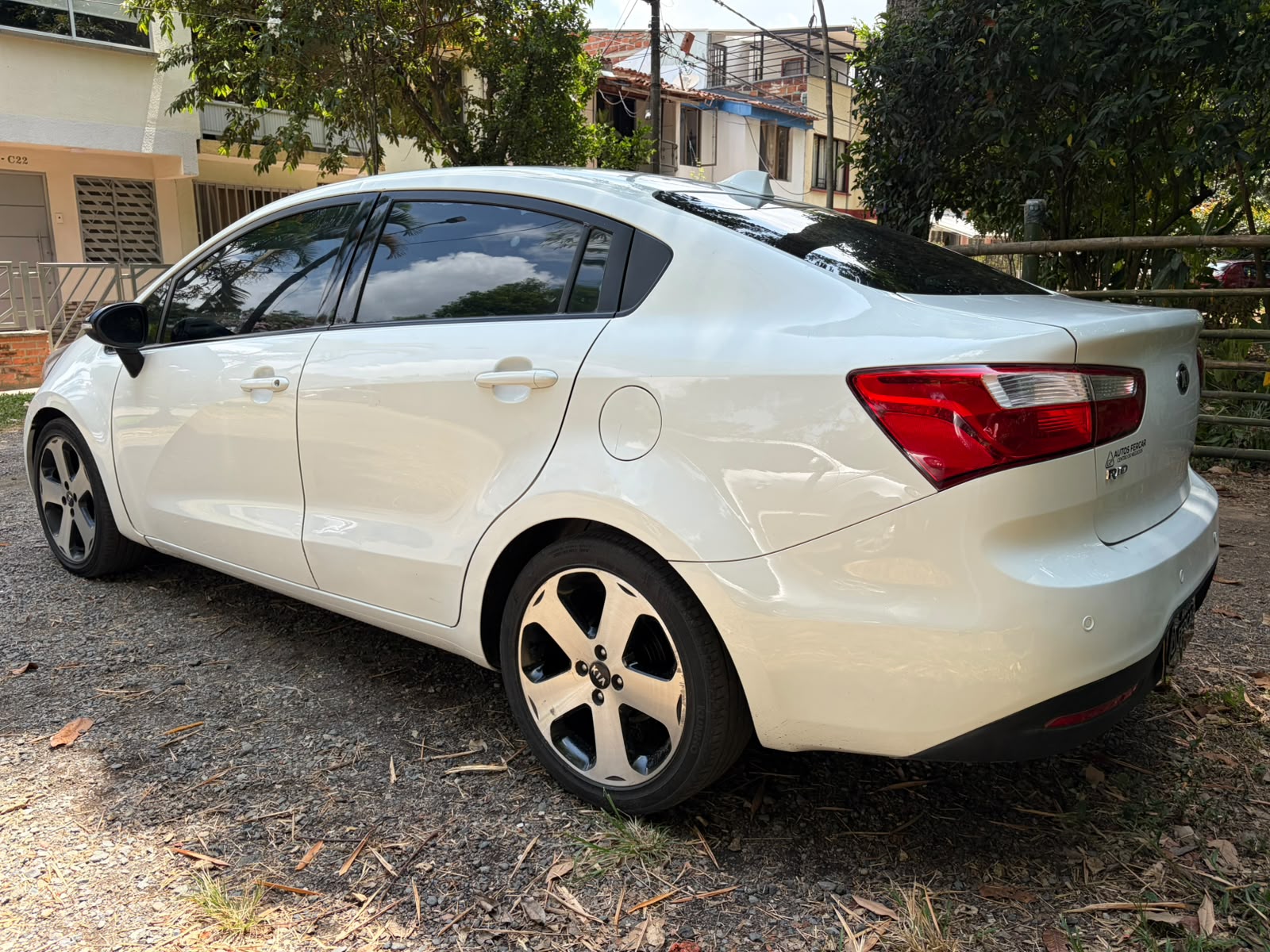 KIA RIO UB EX