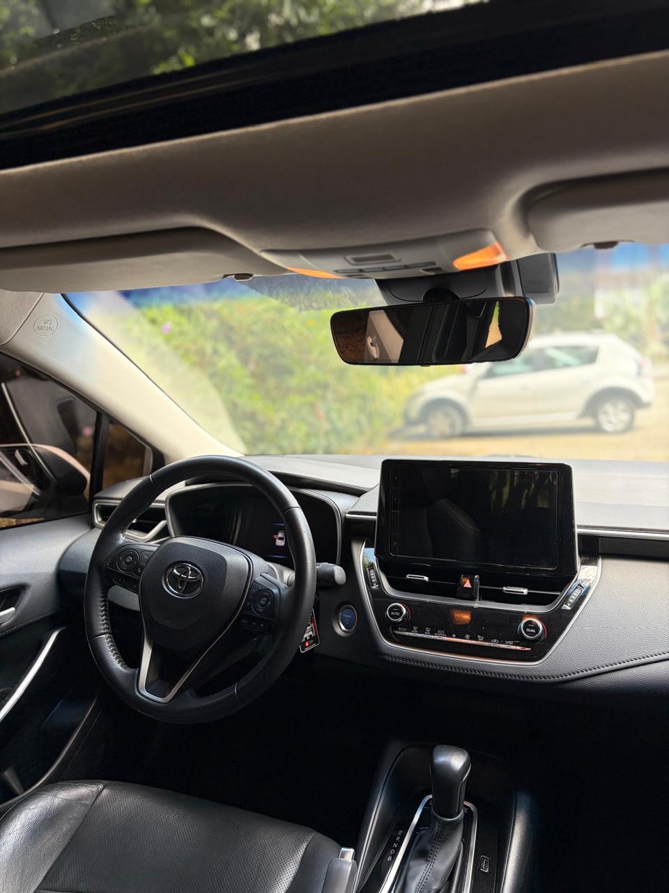 TOYOTA COROLLA HYBRID SEG